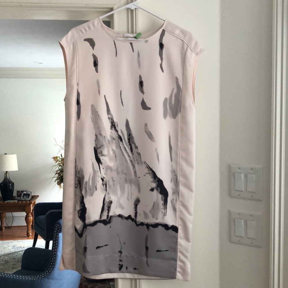 Sleeveless dress, feels like silk